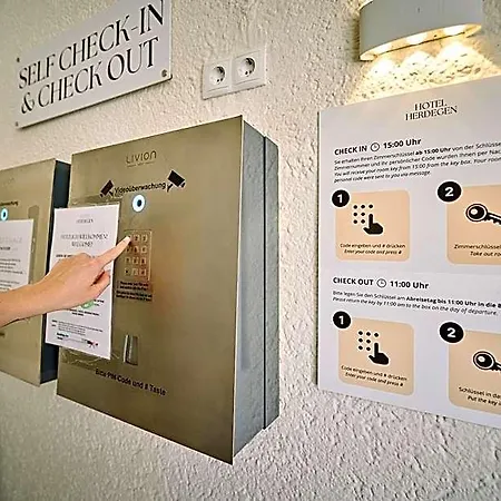 Herdegen - Self Check-in 3*